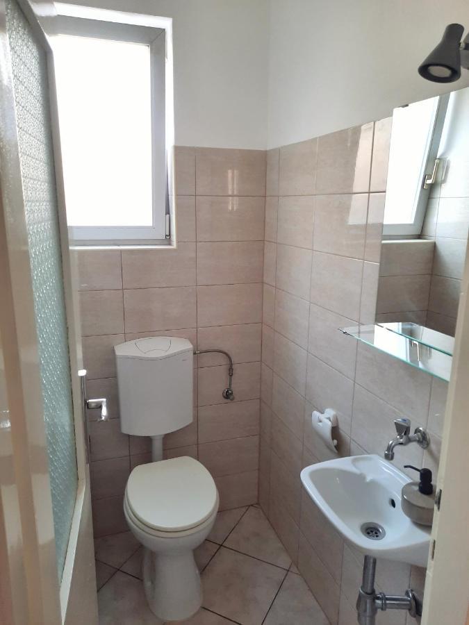 Apartment Nino In Pula Exterior photo